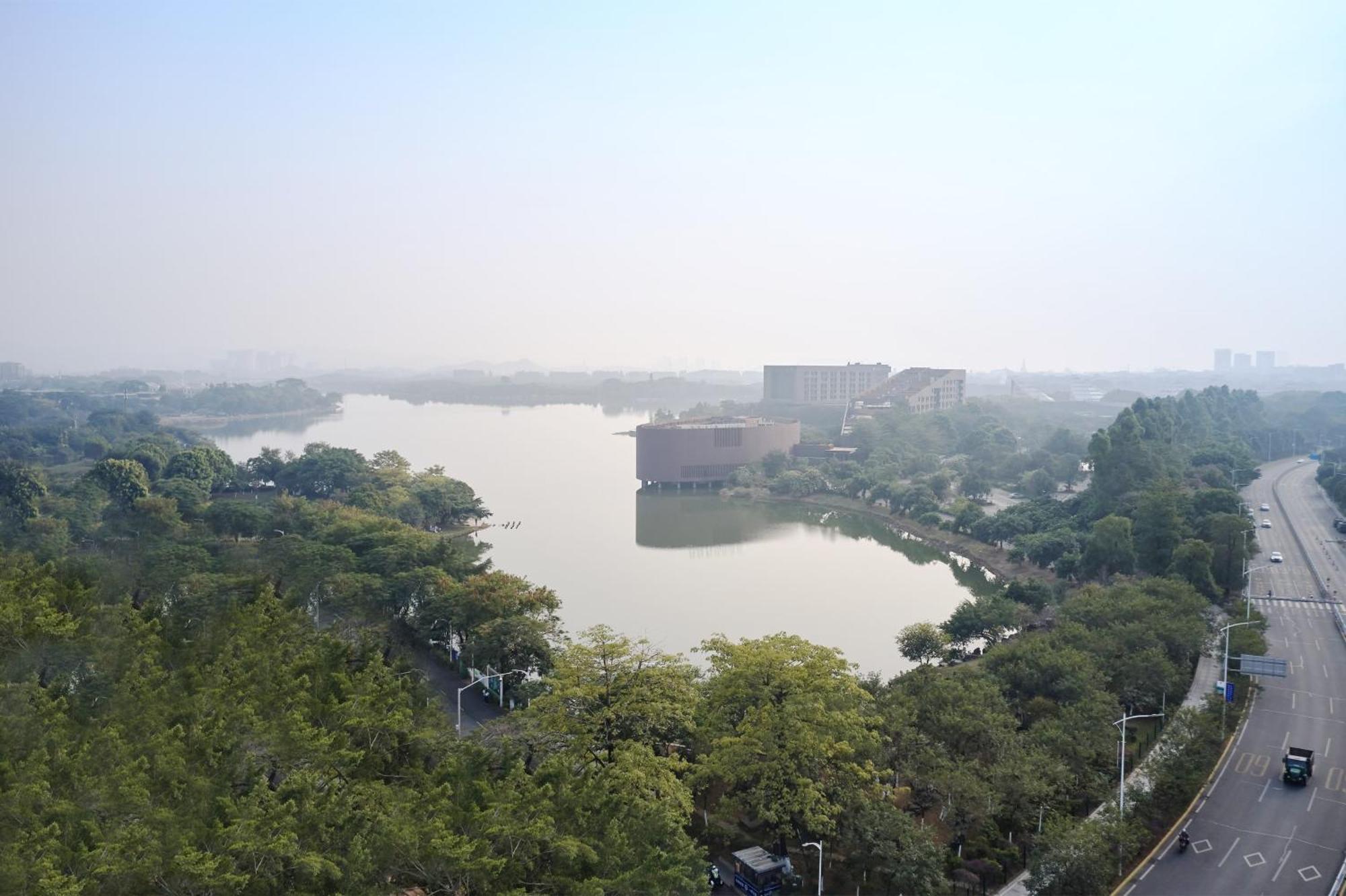 Aloft Dongguan Songshan Lake Екстериор снимка