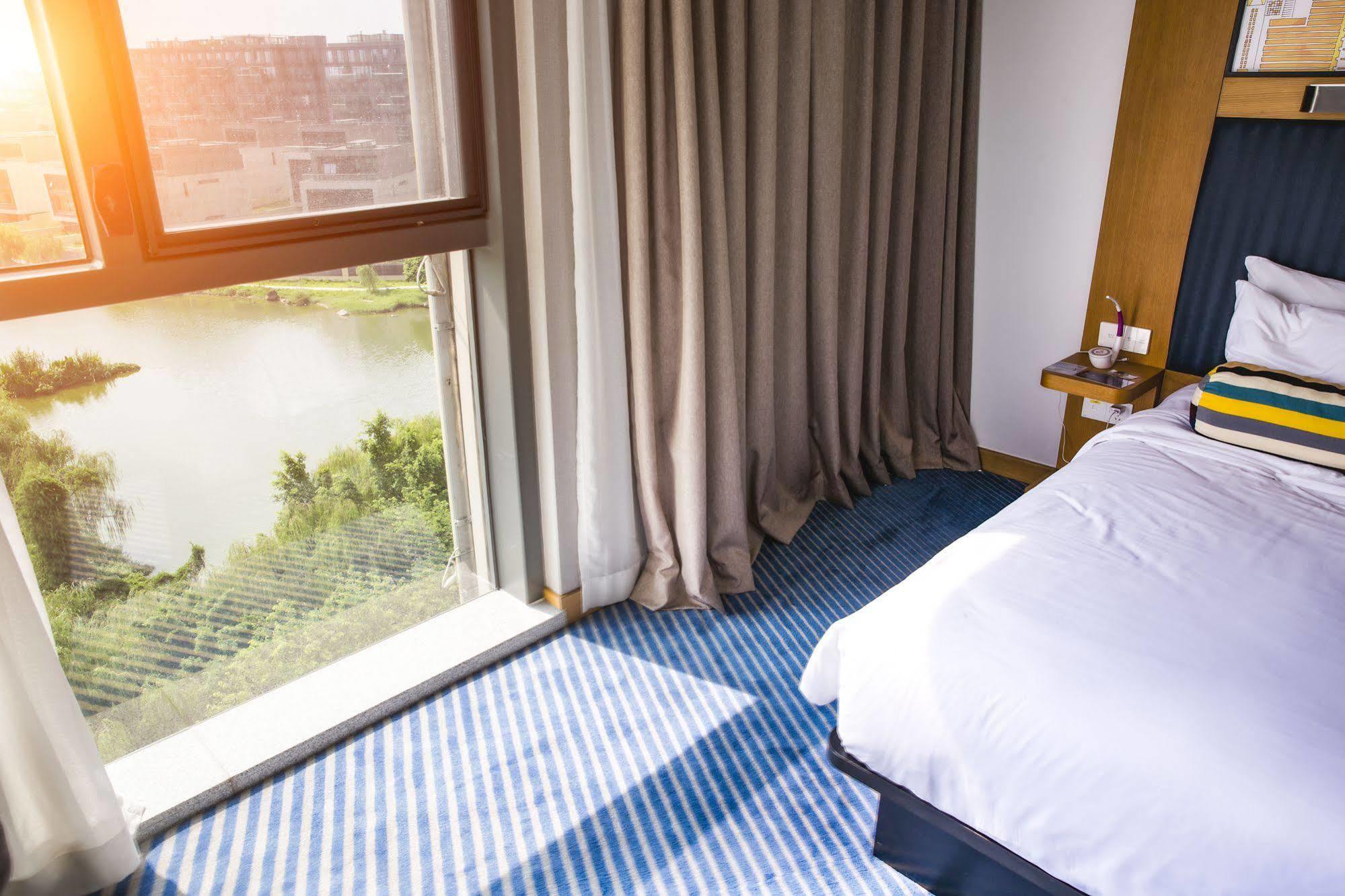 Aloft Dongguan Songshan Lake Екстериор снимка