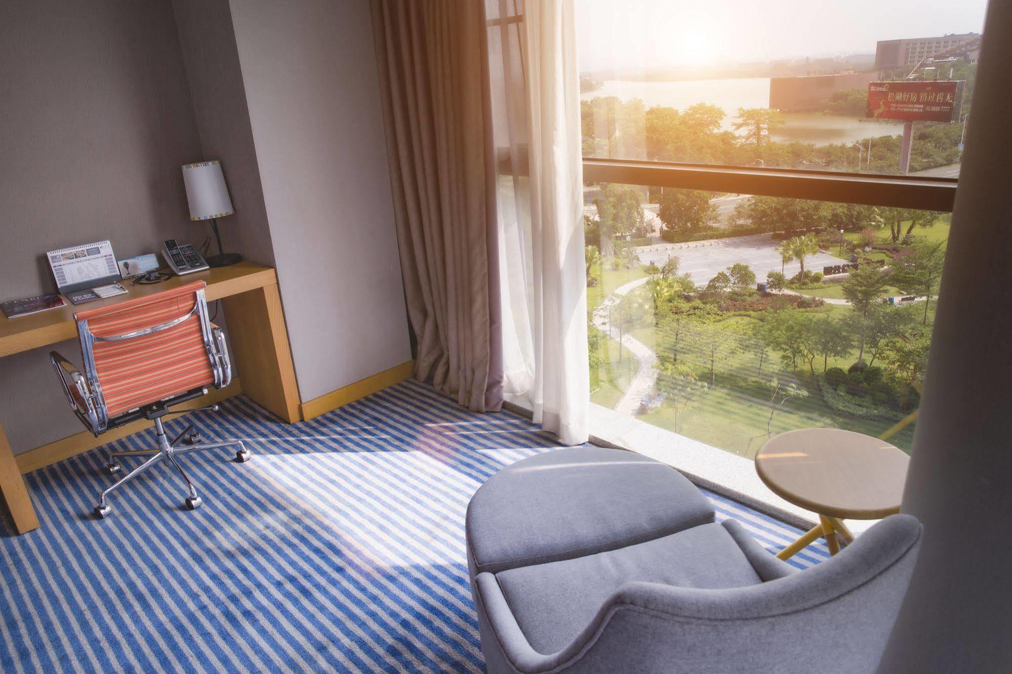 Aloft Dongguan Songshan Lake Екстериор снимка